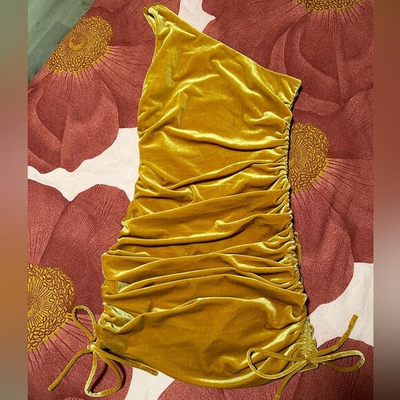 House of Harlow 1960 Velvet Dress Gold One Shoulder Ruched Party - Size M - Picture 5 of 6